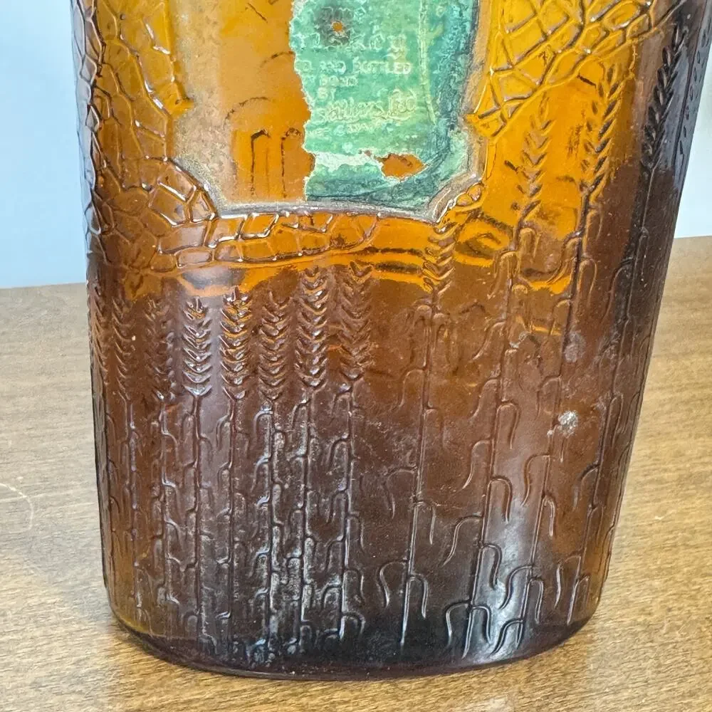 Vintage Old Cabin Still De Luxe Whiskey Amber Glass Bottle Canada Distillery